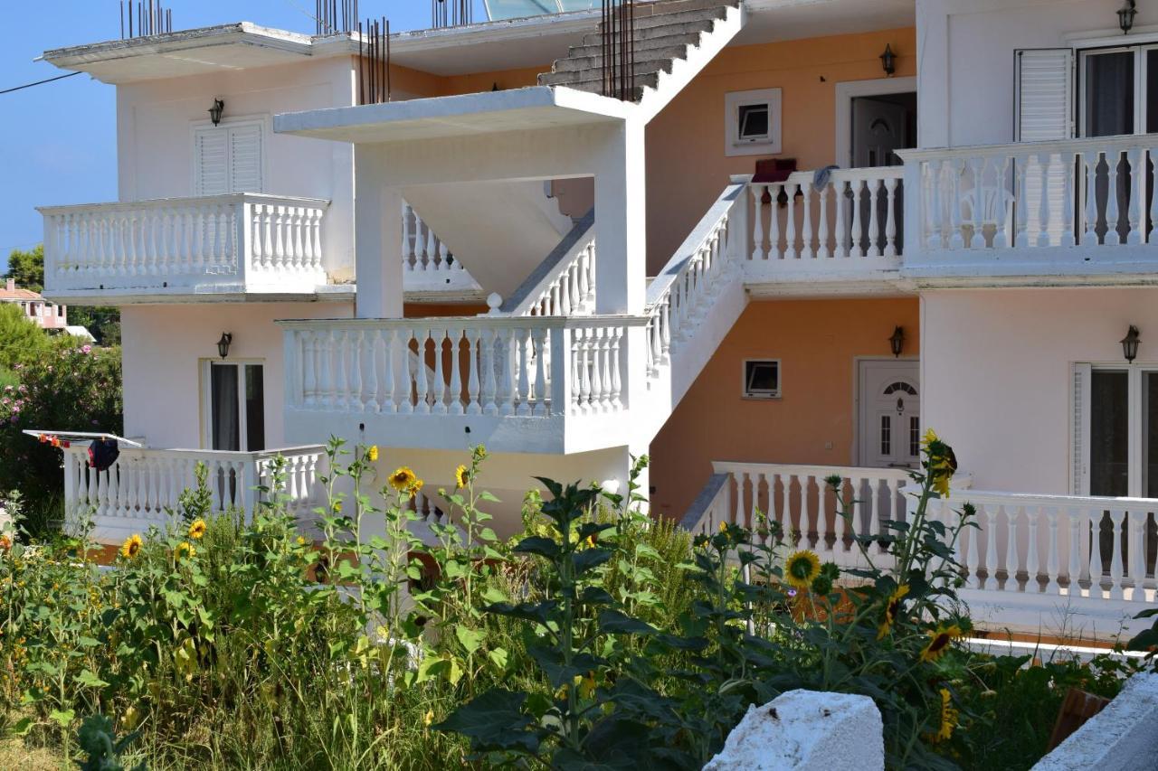 Red Sun Apartments Amoudi Exterior foto